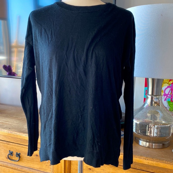 TopShop basic black Long black shirt with details in the back  Size 8 - Picture 5 of 8